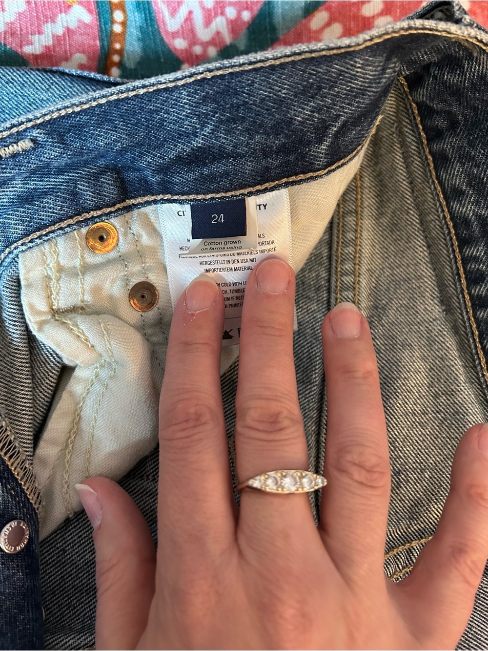 One pair of Citizens of Humanity Ayla jeans; like new! - Picture 7 of 7